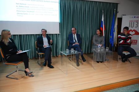 Neimenovana priloga 00057